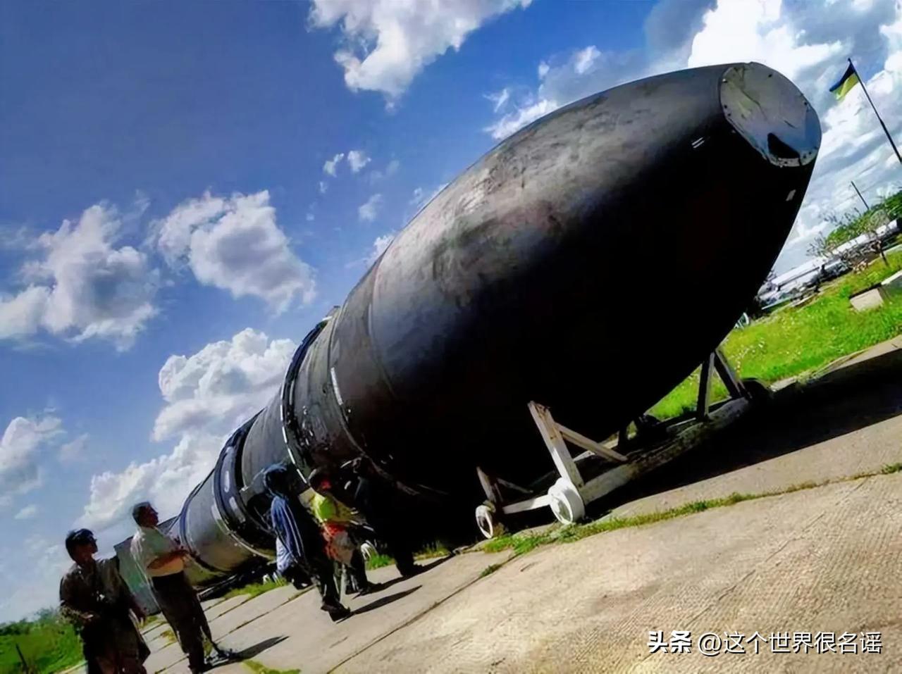 核武器是大杀器

但是世界和平与否不在于有没有核武器
因为没有核武器，也会有X武