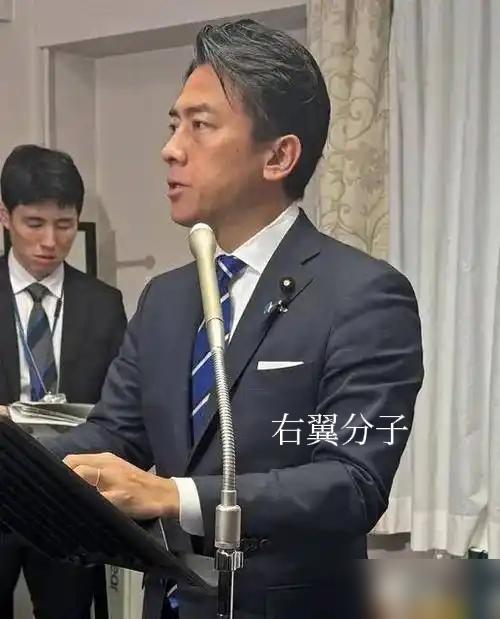 针对日本军国主义，国防部罕见表态：
​
“除恶不尽后患无穷，姑息纵容必遭反噬！”