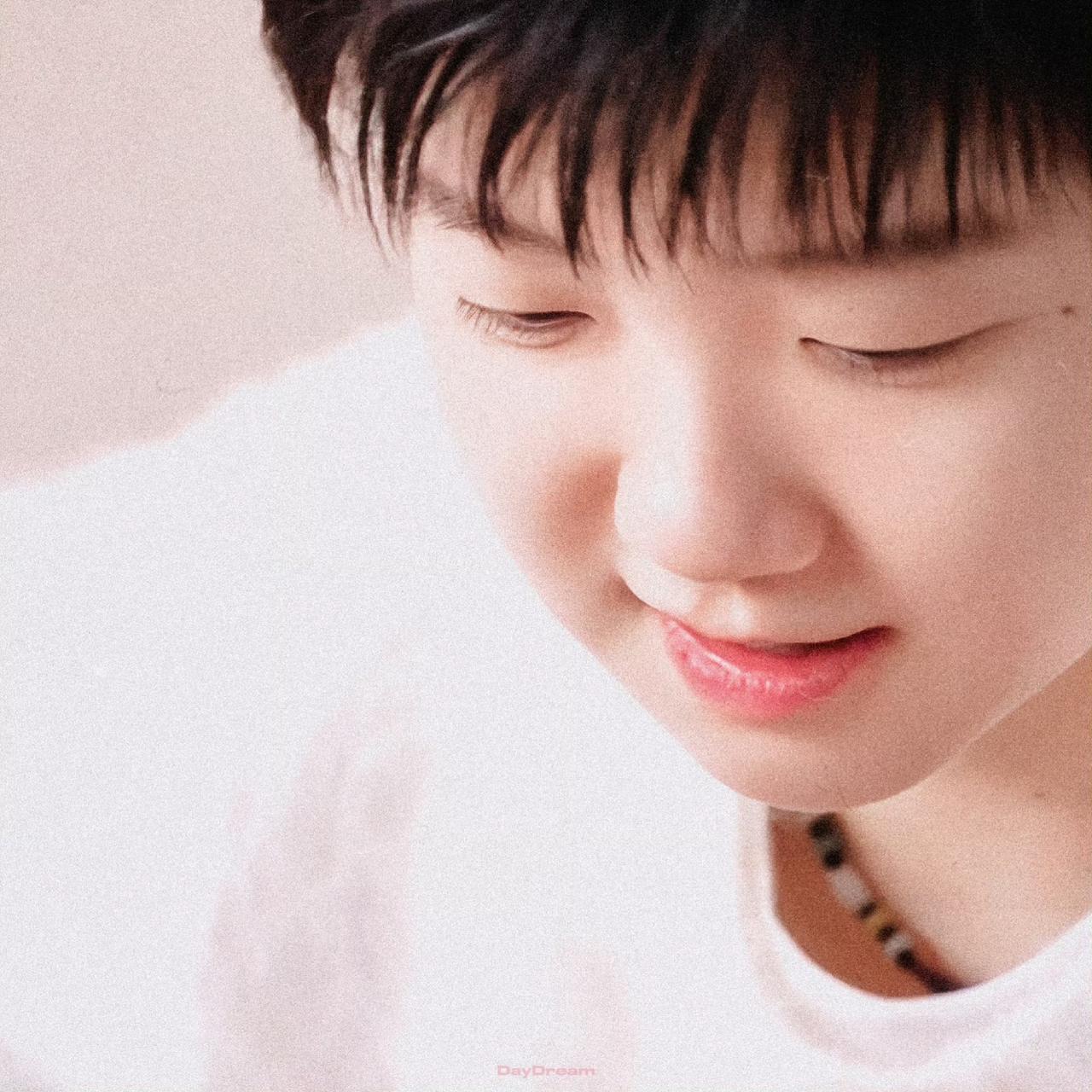 何须叹，她本是赛场孤勇者
 
一句“天子守国门，君王死社稷”，道尽多少孤勇与无奈