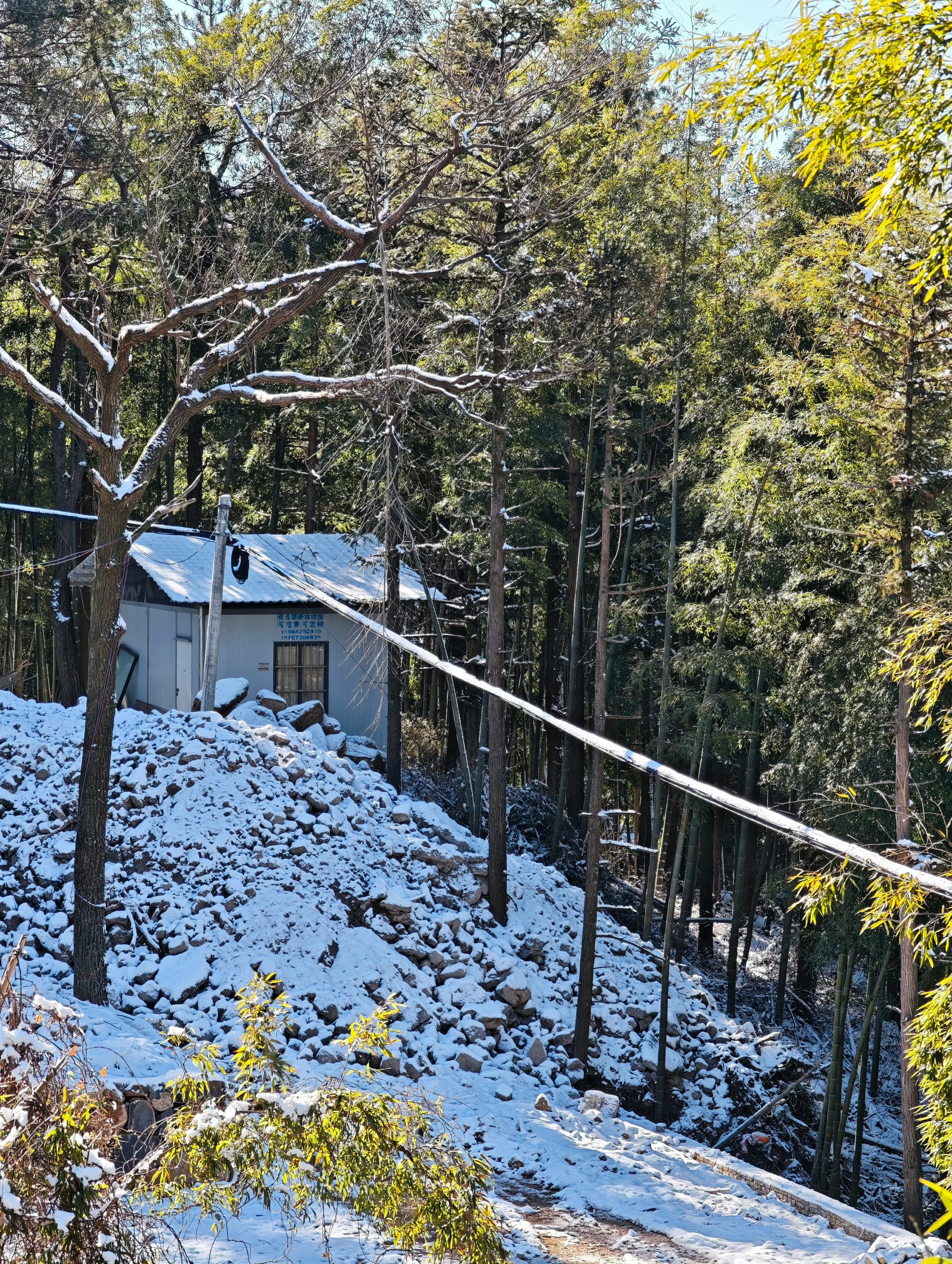 上海下雪杭州下雪 大家知道不？其实江浙沪有户外滑雪场…而且有5家安吉有个云上草原
