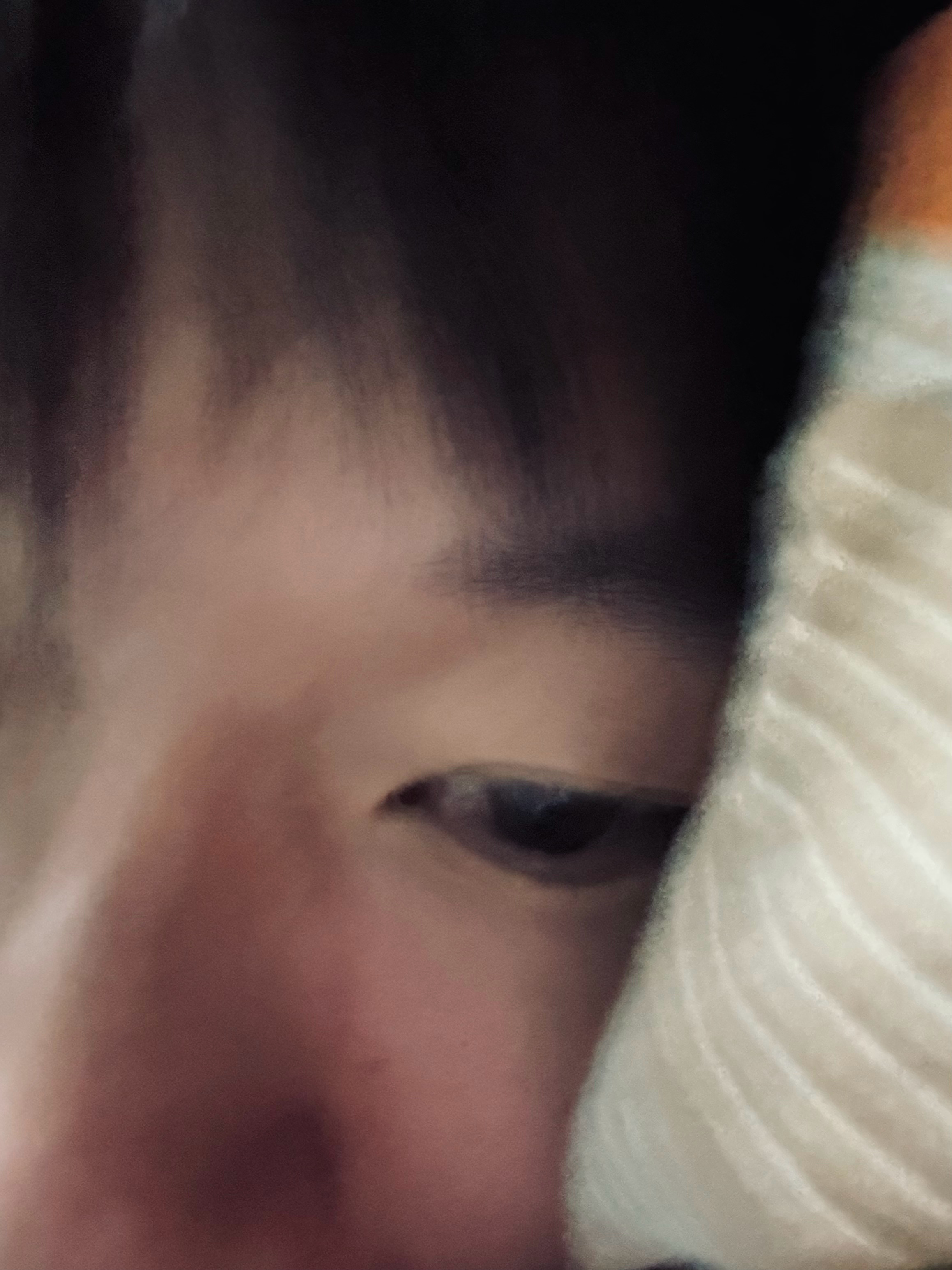 我真服了，大年三十晚上我好像又要发烧了，喉咙不舒服一整天了，怕冷，可是我这才刚好