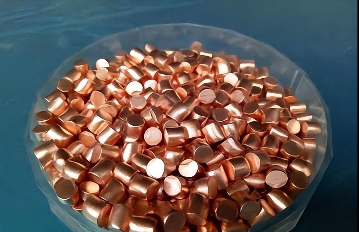 中国缺铜是事实，已探明储量只占全球4%，但消耗量巨大，对外依存度达76%，在子弹