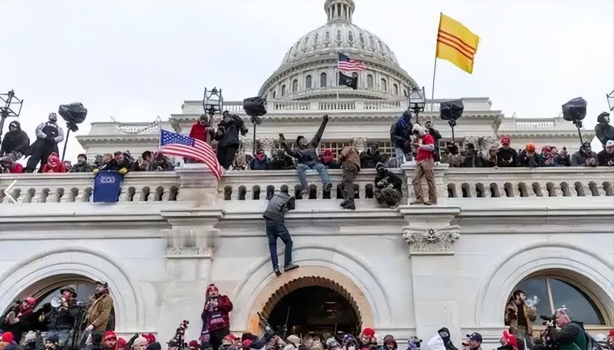 美国为何不担心自己国家发生革命？因为说白了，美国政府是真杀人，华尔街闹事的带头人