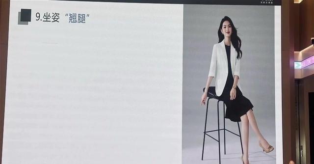 人像拍摄摆姿怎么学？新手学拍照总是不会摆姿势？其实掌握几个简单技巧，普通人也能拍