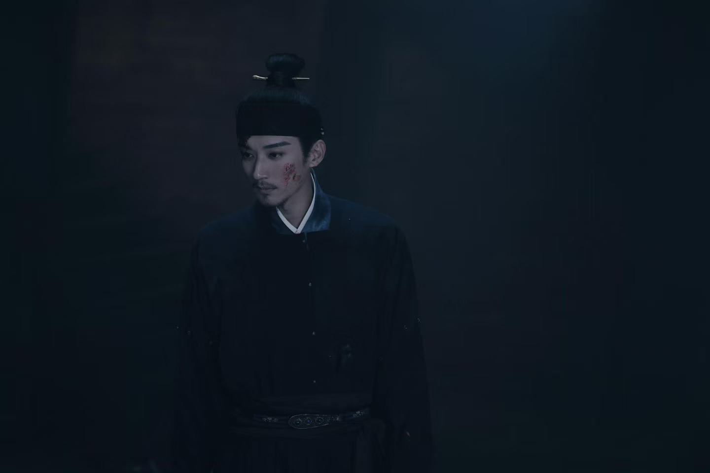 兰香用手接林大爷吐的血 真的不忍心多看，林大爷吐血，兰香立刻伸手去接，焦急又无助
