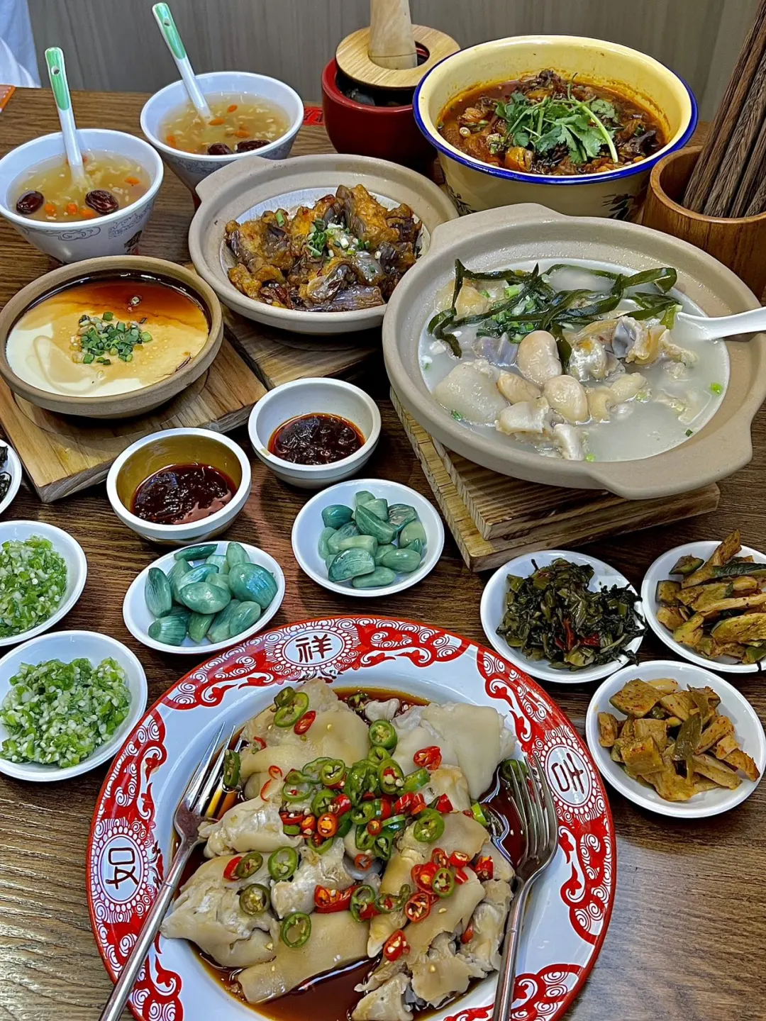 打工人的小食堂，这家蹄花真的绝了！