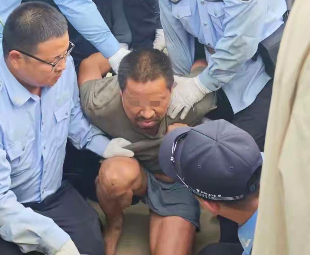 我看网上都在问夏某钢伤人的原因，不管什么原因都不是伤人的理由，作为一个成年人就应