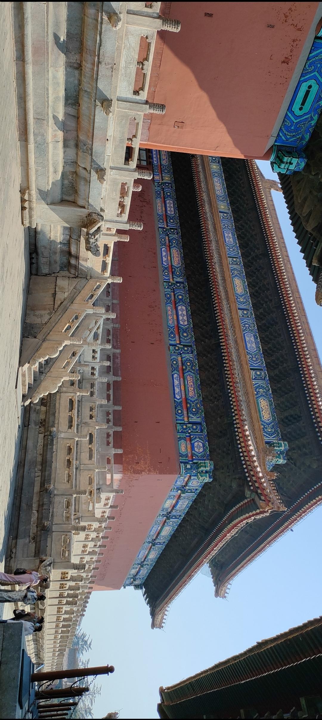 探访故宫的壮丽建筑，感受历史的厚重与辉煌。