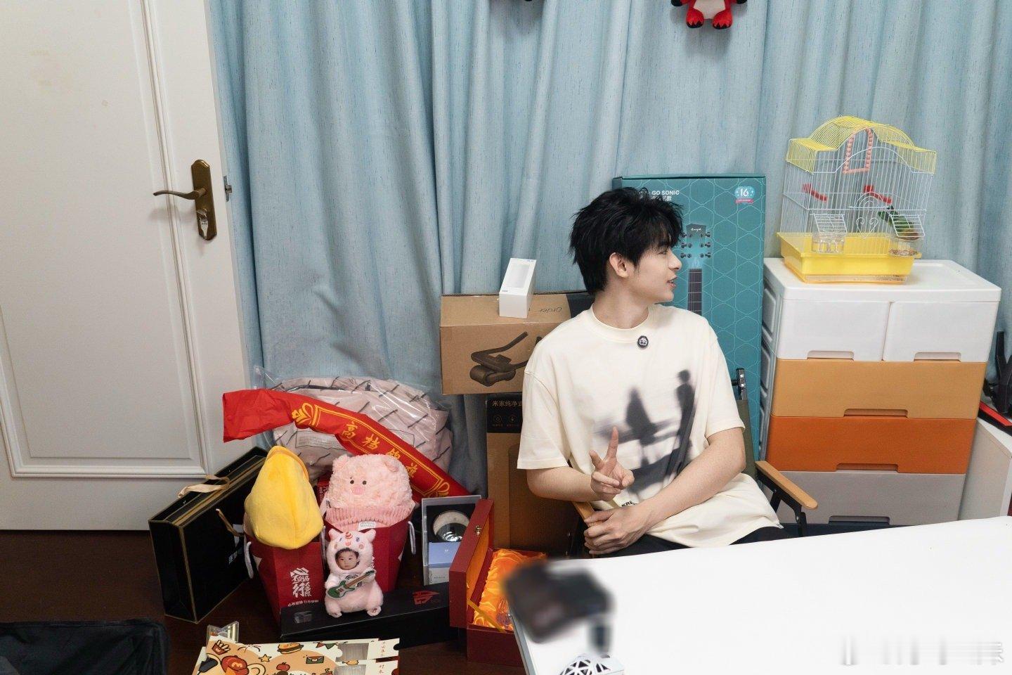 伞兵paraboy[超话]  23岁，愿继续在赛场上绽放光芒，愿每一枪都精准如初