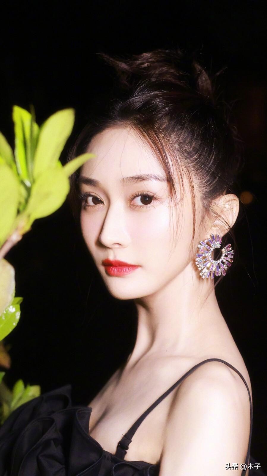 真的羡慕疯了！陈牧驰这下稳稳傍上了身家30亿、美艳又多金的富婆陈冰，毕竟，连孩子