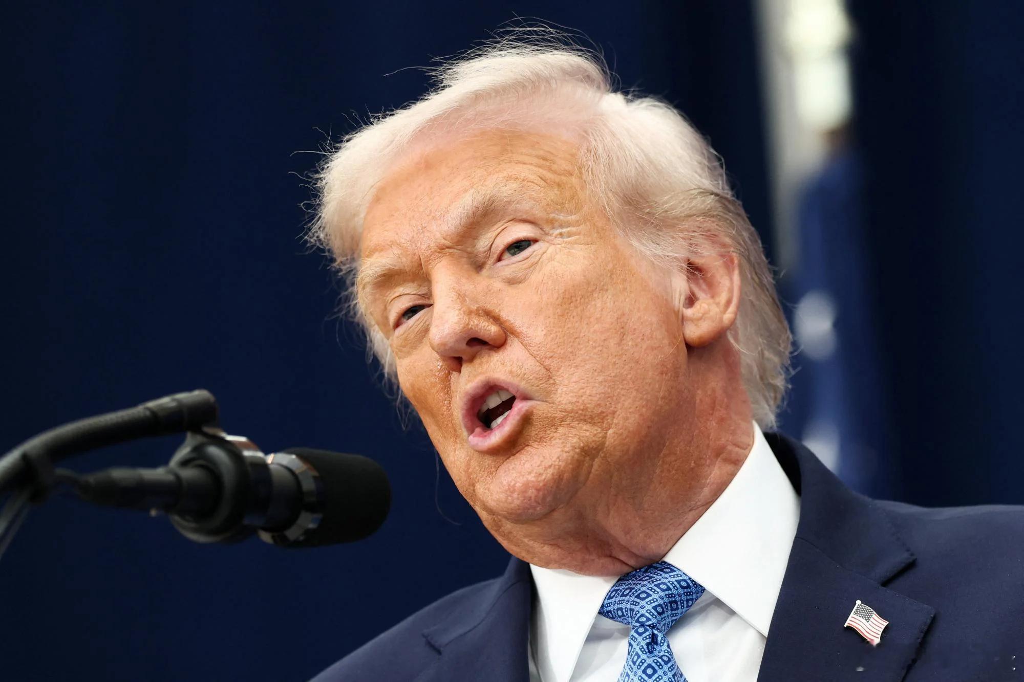 【从“罪犯”到“垃圾”，特朗普正在加大反移民言论的力度】（卫报）唐纳德·特朗普及