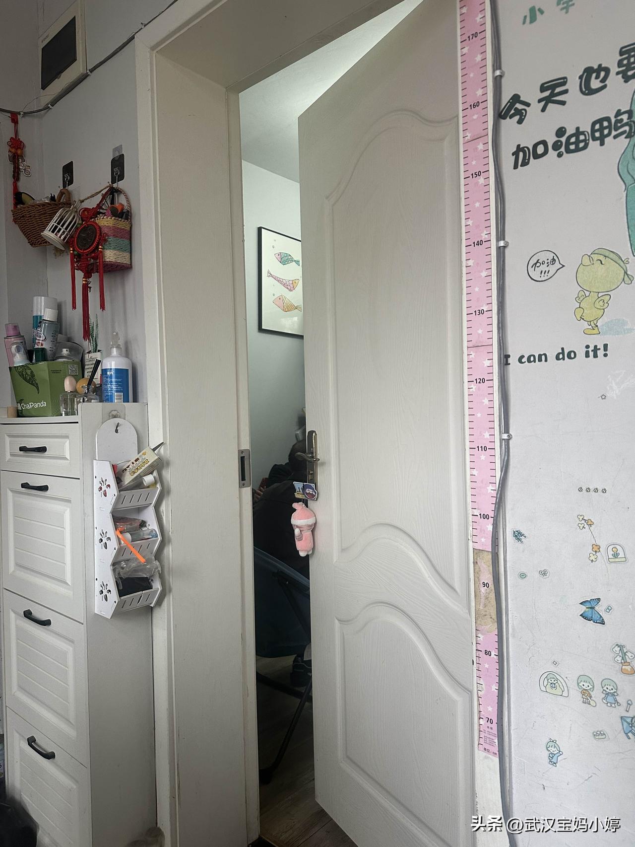 昨天下班回来看到妈妈在厨房里备了很多菜，一问才知道几个姨和姨爹今天来吃饭！
一大