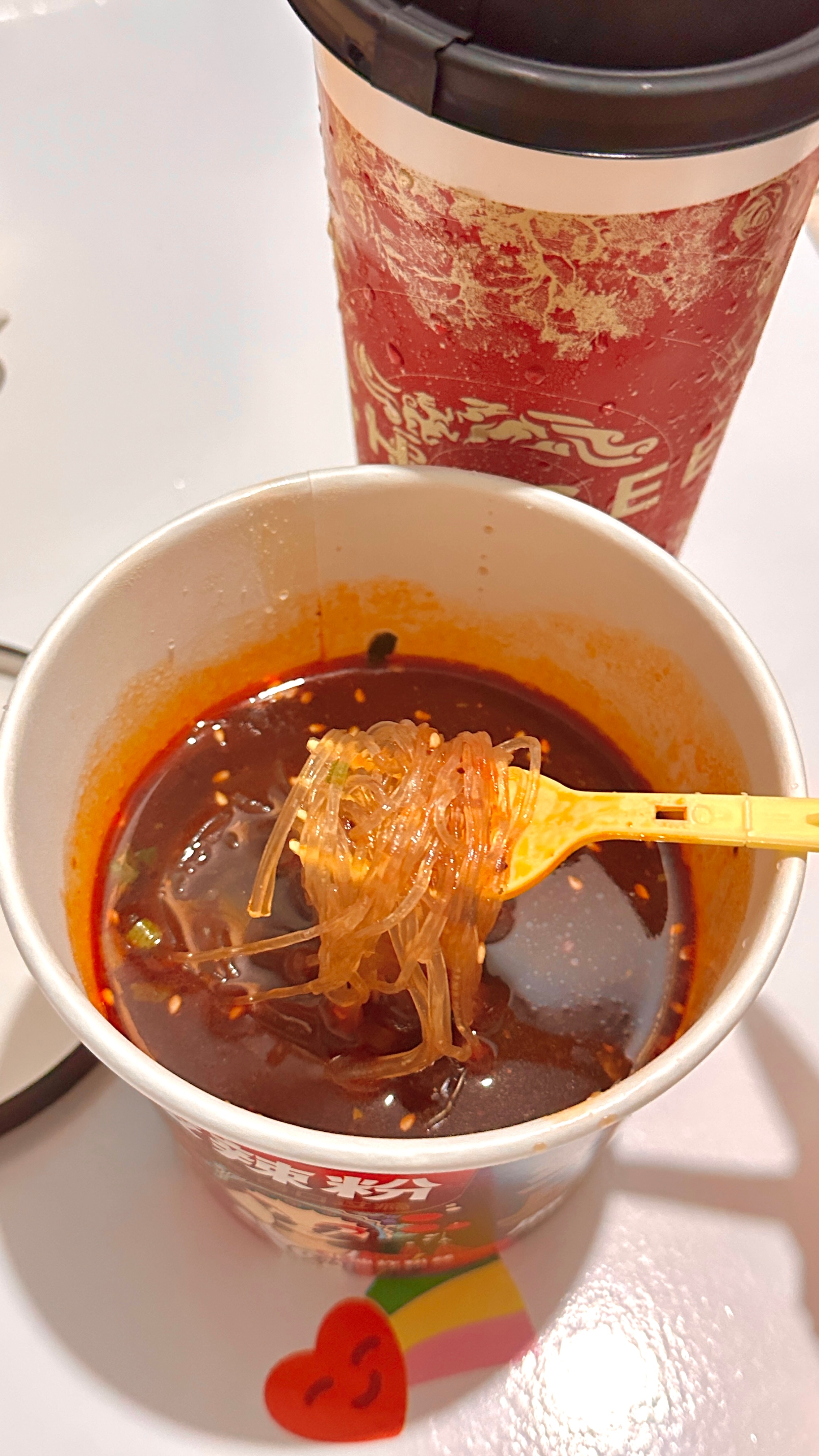 夜深了 
