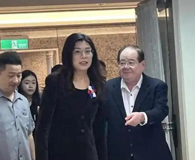 历史，正在惊人地重演！当年国民党那帮大佬，是如何联手做掉洪秀柱的，今天，他们就准