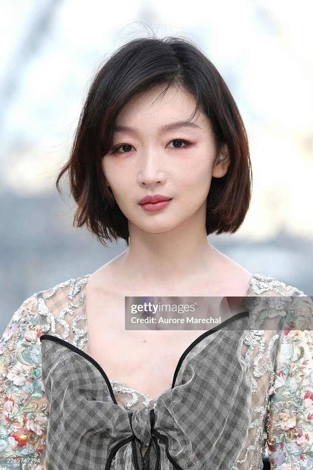 周冬雨不是不想演，是没人找她演。 现在不拍戏了？原因很简单，她就靠幼态与反骨的反