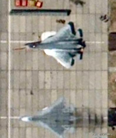 在6月11日，美国公开的高清画面中，除了显示两架俄罗斯空天军苏-57战斗机被乌克