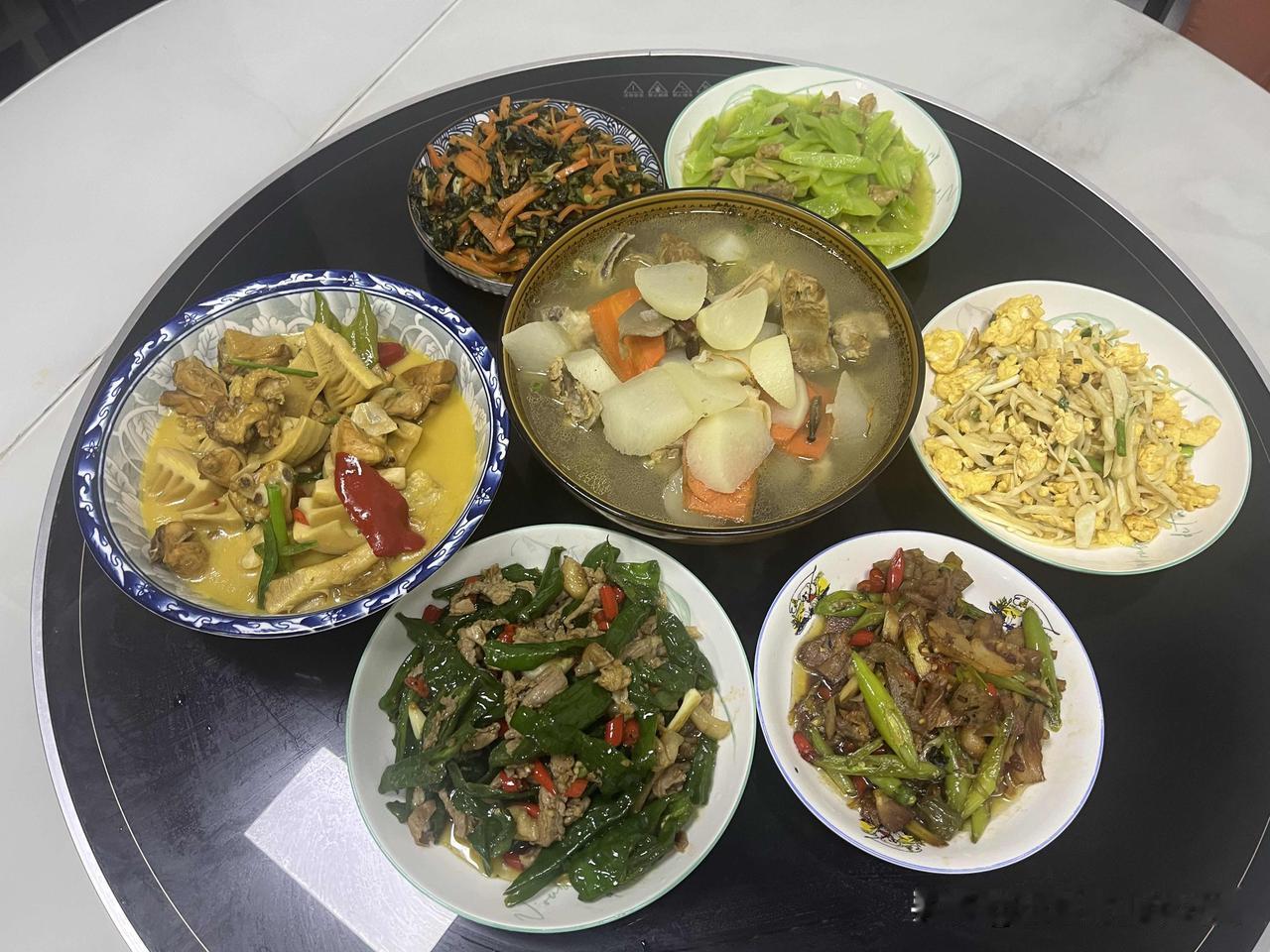 我发工资啦！

左等右等，原本八号发的工资，可会计每天很忙，况且我又是第一次发工