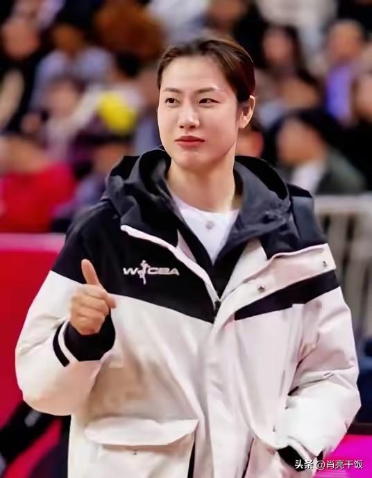 WCBA季后赛，排名第七的江苏女篮2：0淘汰卫冕冠军东莞女篮，东莞女篮被横扫出局