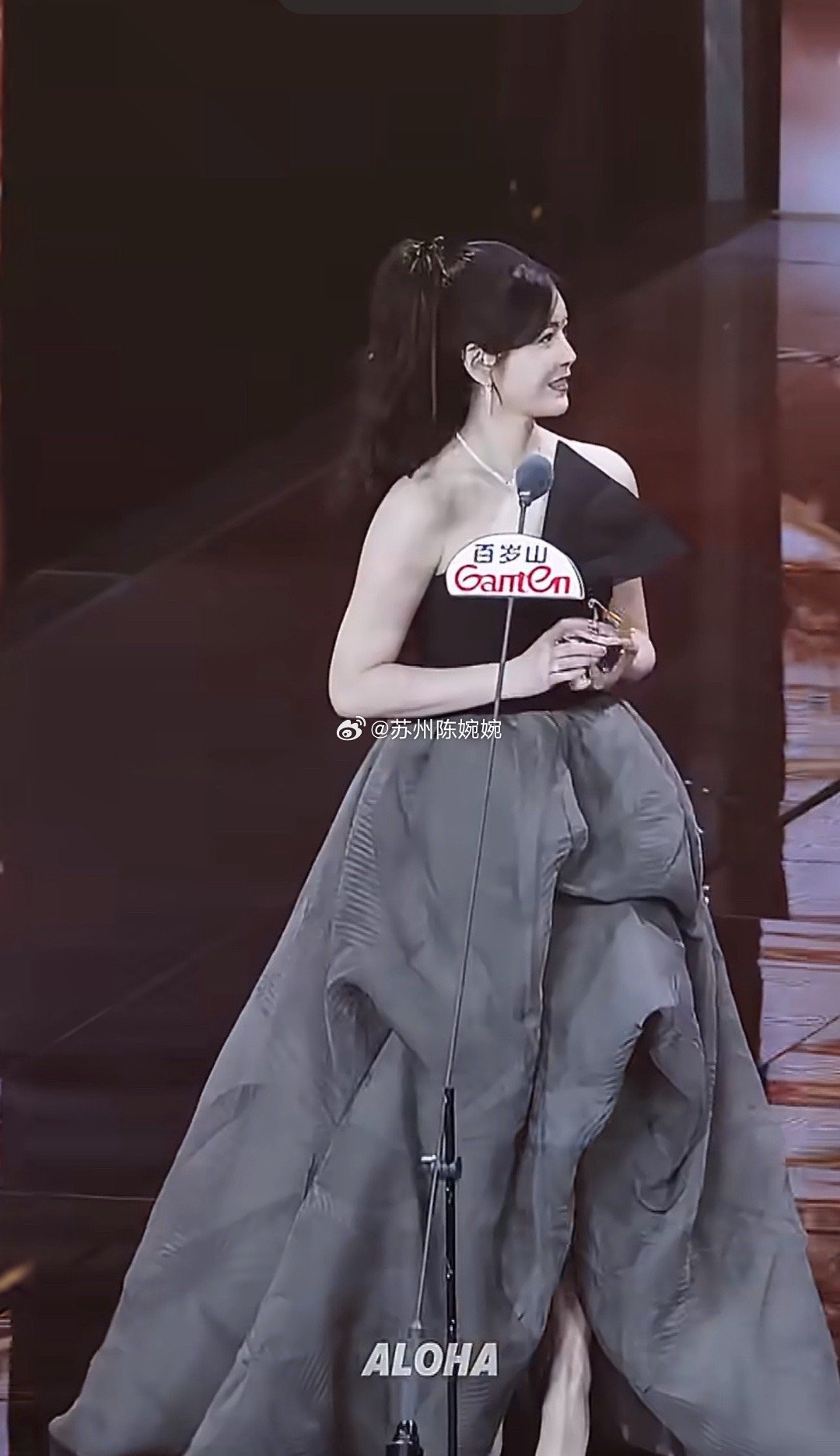 陈妍希凭藏海传得奖了这个奖的含金量我不评价但我只有一个请求，那就是陈妍希以后不管