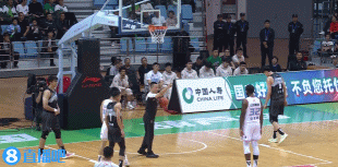 山东外援克里斯因为难以控制的脾气成为了目前CBA的焦点。连续两场分别与辽宁主教练