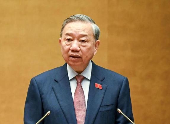 访问结束！苏林携夫人坐火车回国，租了10架C909走了
 
苏林这次访华结束，带