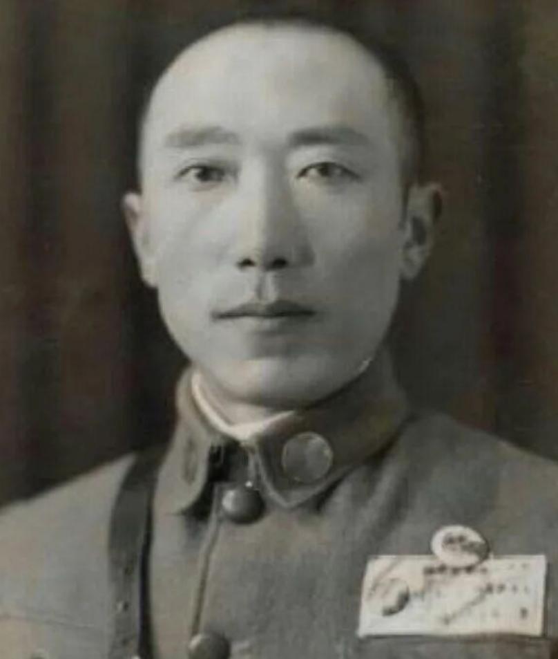 1941年，山西土匪乔日成投降日军后，日军中将竟亲自带着10000多人包围了他，