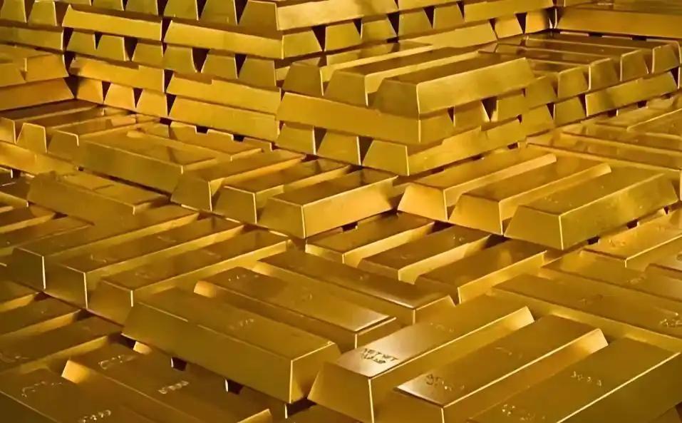 你说，一家金库里堆着价值60多亿、足足6吨黄金的百年老店，会还不起2个多亿的欠款