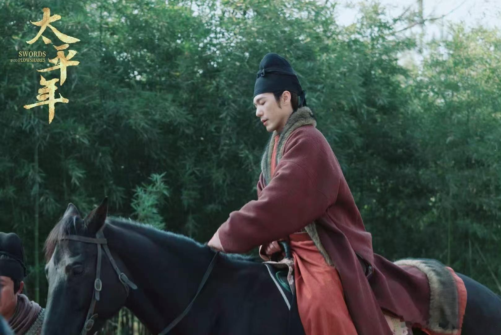 原来朱亚文吃醋是这风味太平年《太平年》花絮甜度拉满！朱亚文吃醋的样子超可爱，和荧