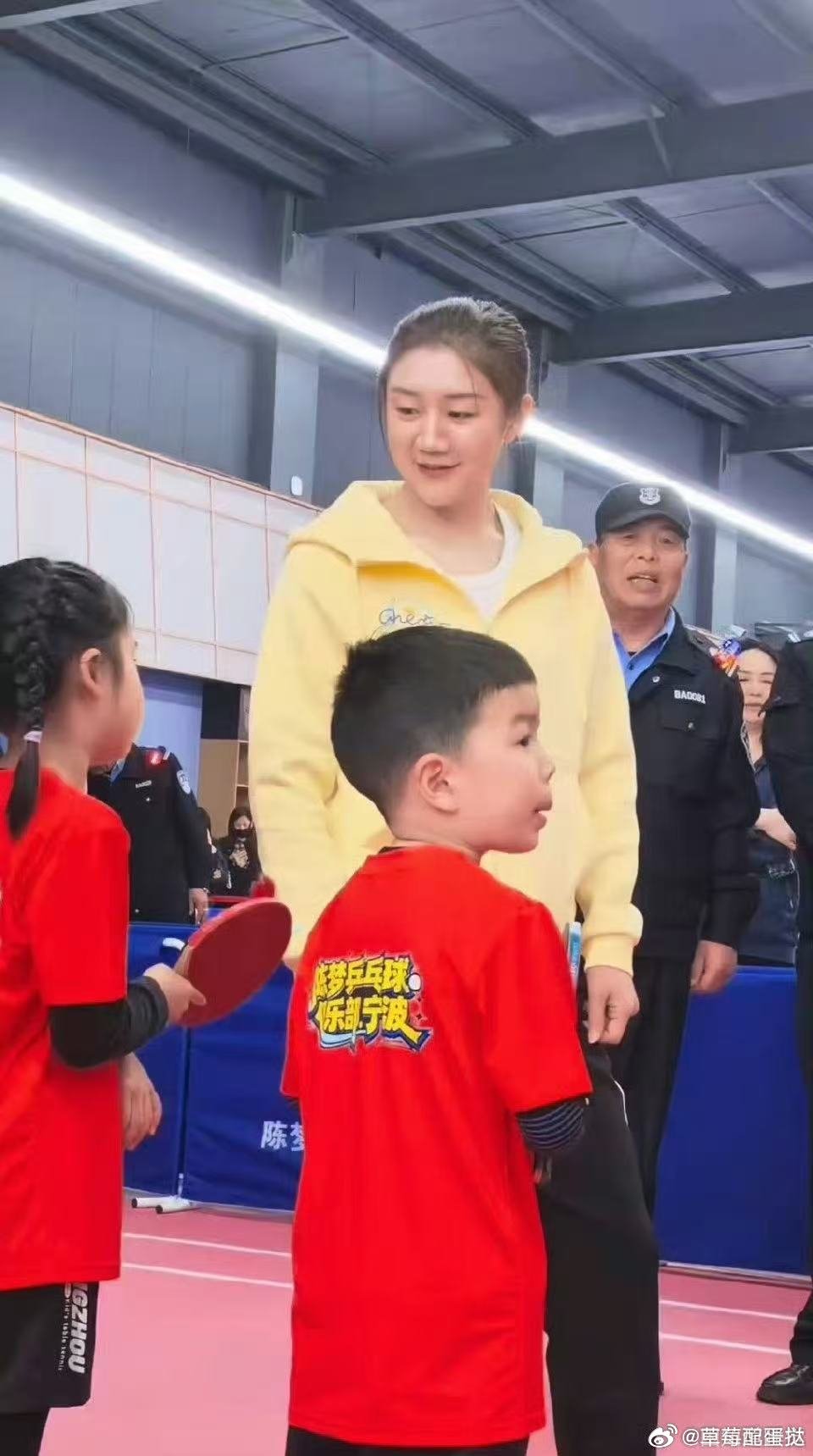 陈梦回应下一代问题 被问年龄下一代，梦姐一句话巧妙化解！早创办乒乓球学校培养小将