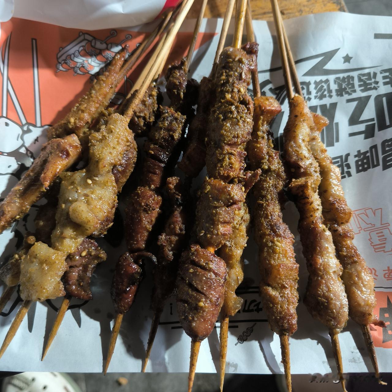 多花一点小钱，好处多多

话说上次作为小区代表，拿出去10元制作锦旗送给保洁车司
