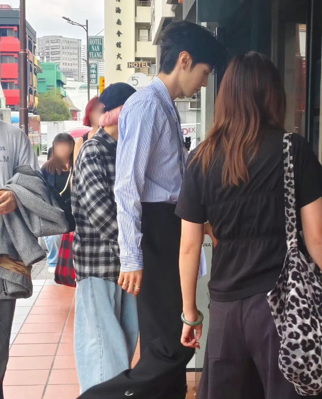 陈哲远马来西亚路透生图！ 