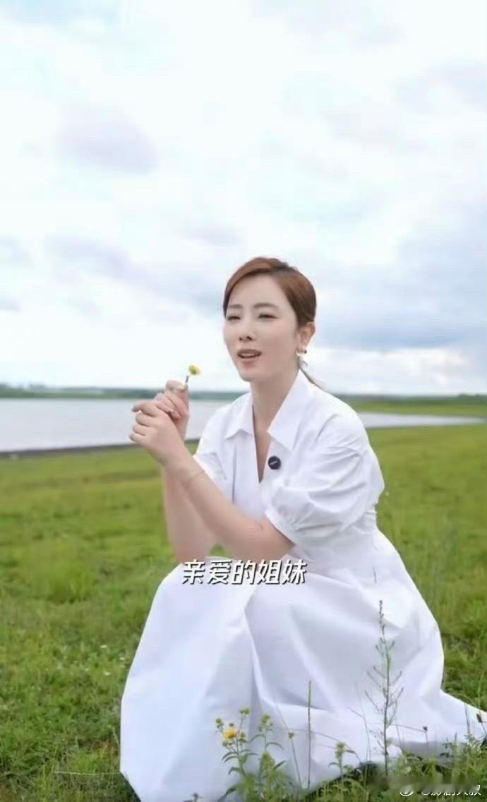 李思思离开央视后，虽仍是普通人，却再次证明了平台的重要性。 ​​​