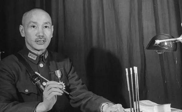 黄埔一期唯一被开除的学生，成了蒋介石最恨的人，蒋密令：干掉他。他是黄埔一期中唯一