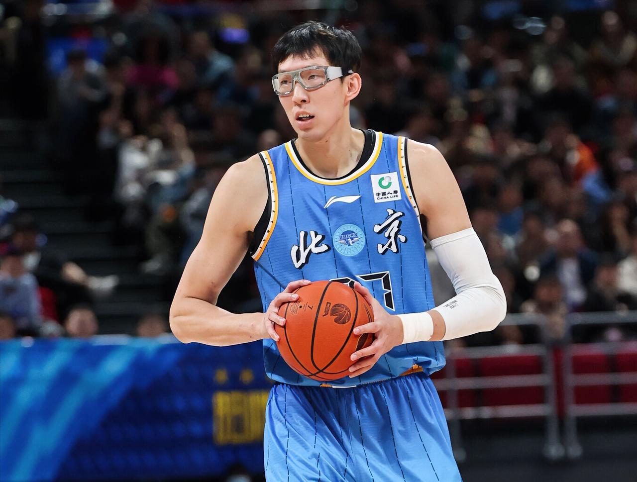 赵睿：琦哥，虽然你态度散漫，脾气还大，但你随便打依然国内顶级，就是罚球太辣眼。