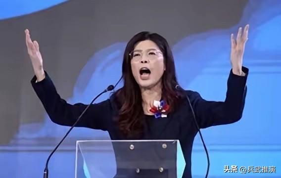 马英九的一句话，在两岸都炸开了锅。

他前阵子公开说，要是大陆统一台湾不是和平的