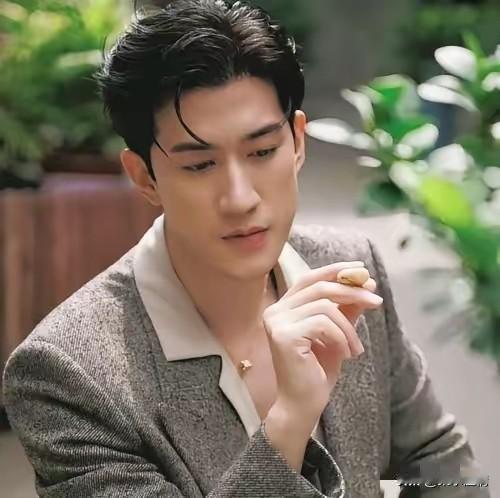 39岁李治廷，发文喜当爹！
9月25号中秋节这天，李治廷在个人社交平台上，发文宣