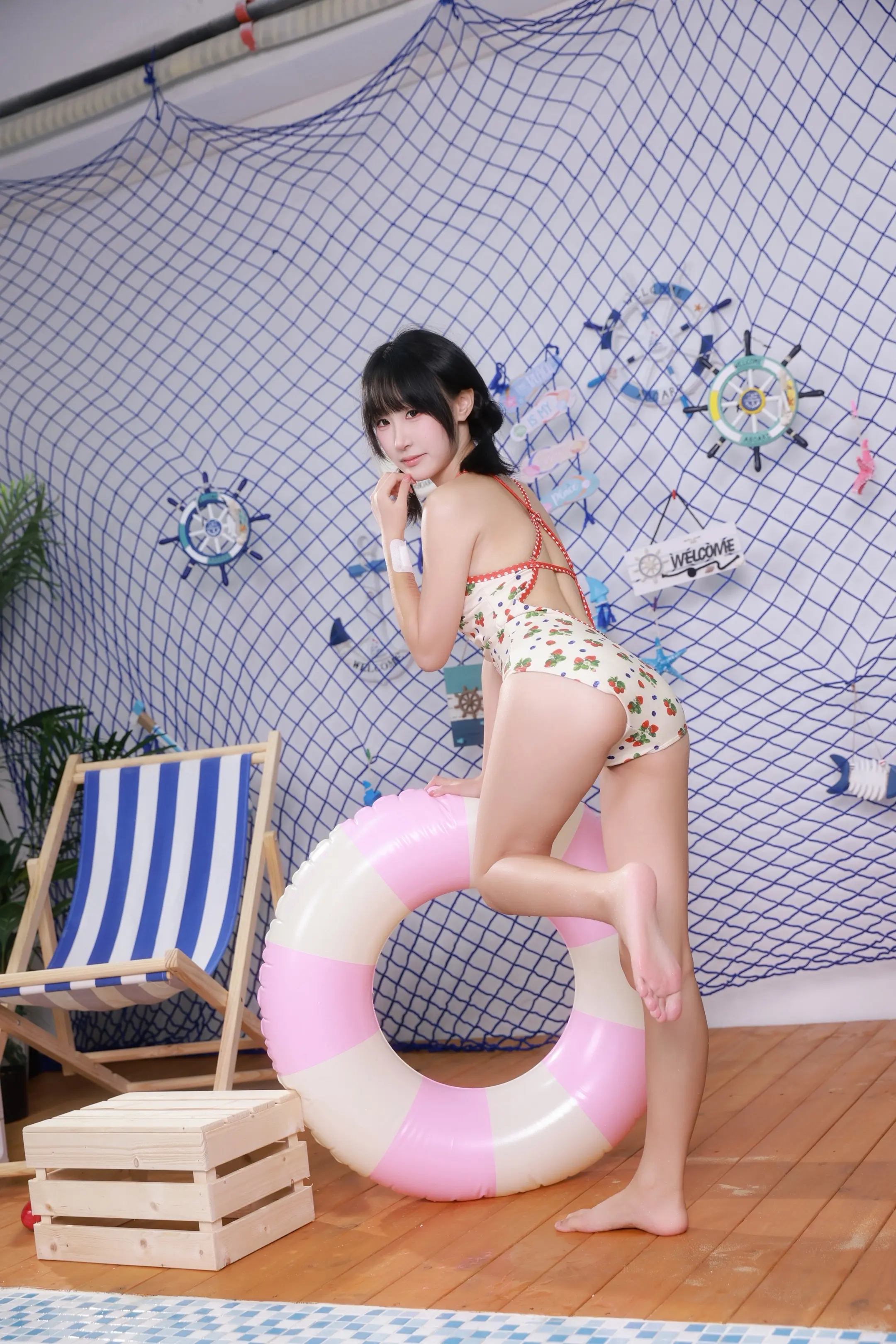 夏天泳池照怎么拍？棚拍也能拍出清甜夏日感。室内棚拍泳池写真完整思路✨ ...