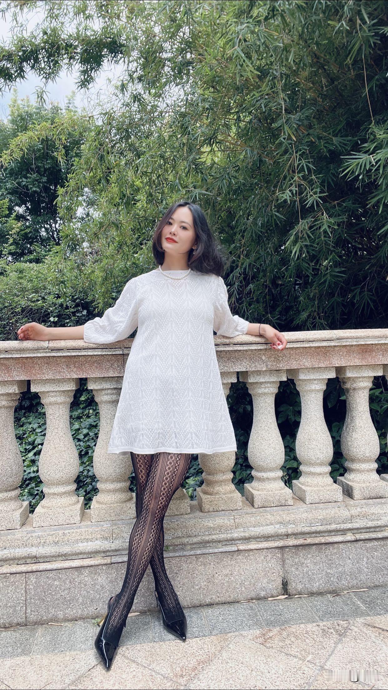 我认为是，当今社会就是万能的