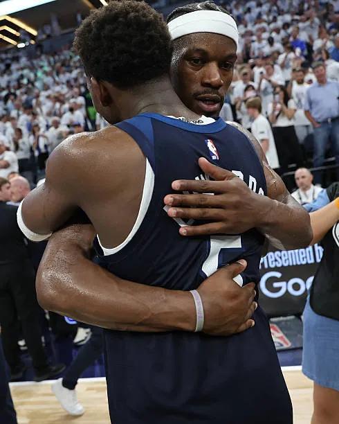 勇士王朝余晖与新势力崛起的激烈碰撞！
 
家人们，就在今天，NBA季后赛那叫一个