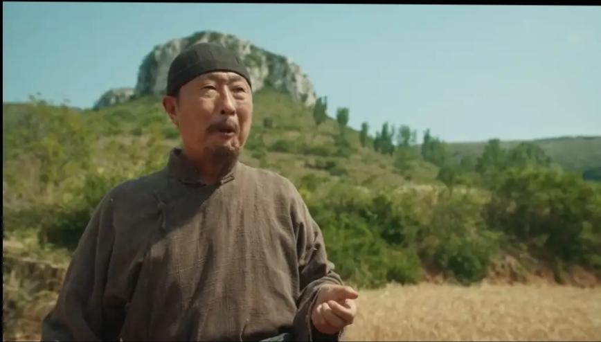 《万物生》这部剧中“惹人恨”角色林永健饰演的封二和高玉庆饰演的费大肚子演技不错。