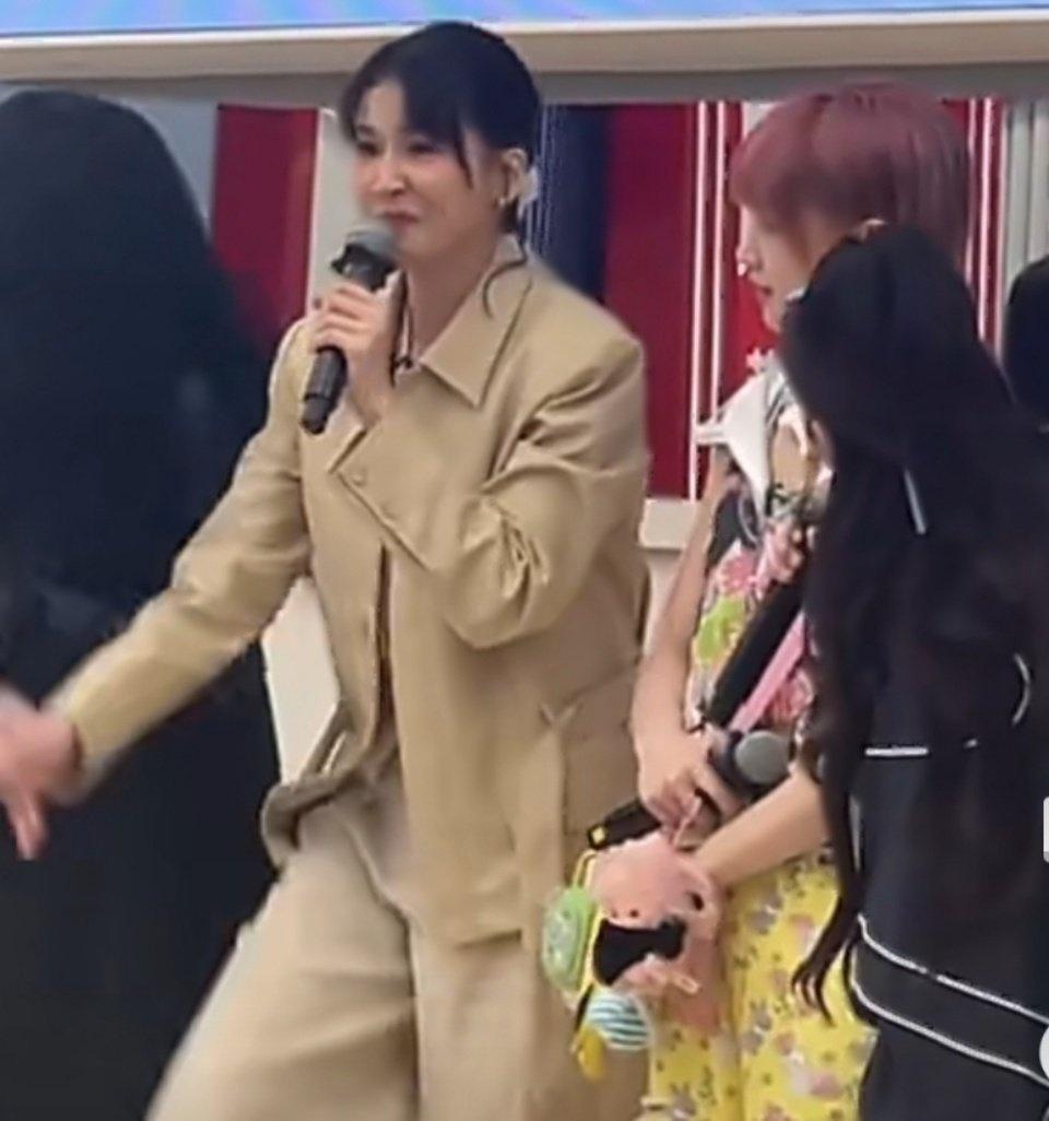 曾沛慈[超话]曾沛慈学东北话像唱rap乘风2026 听不懂东北话没关系，
只要看