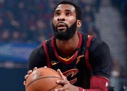 NBA常规赛：湖人VS篮网篮球          湖人队在最近的八连客之旅中表现