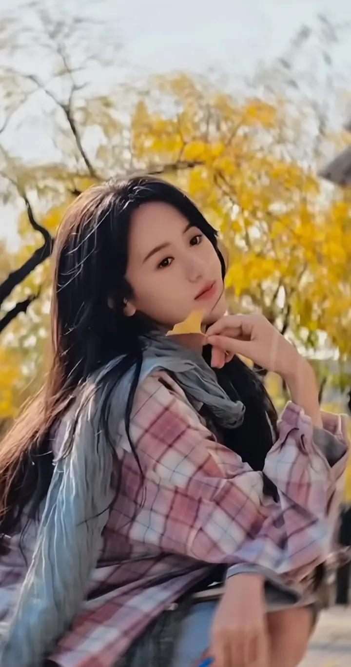 袁冰妍还是这么好看 