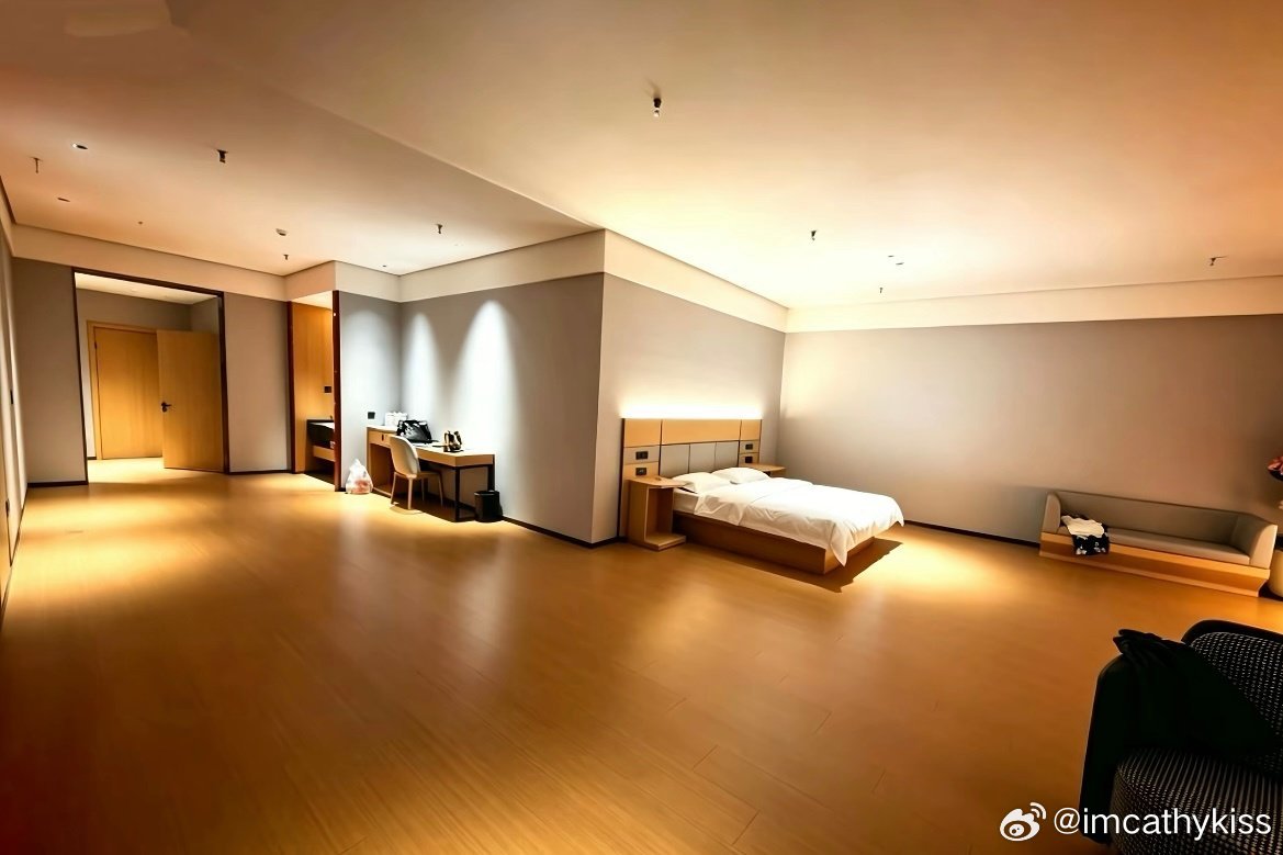 第一次对内蒙古地广人稀有了实感这只能说明地价便宜，要论地广人稀，我新疆不算吗，也