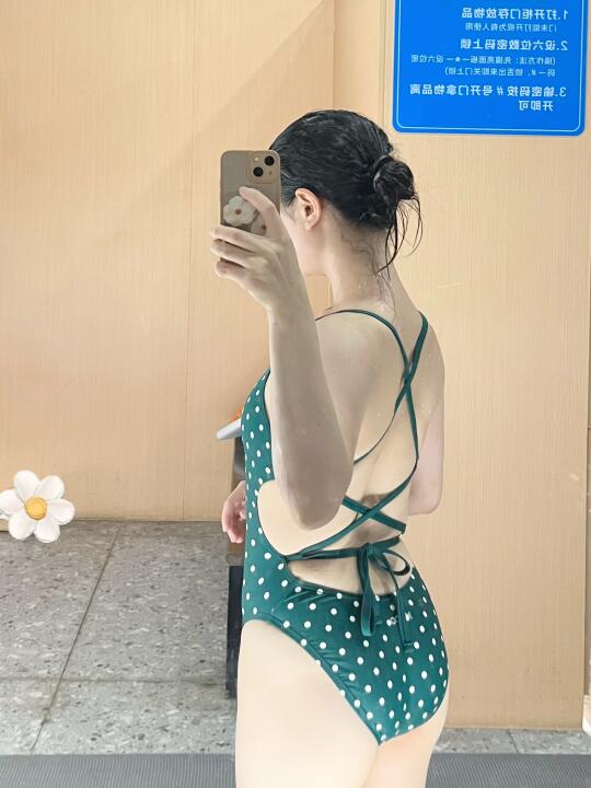 游泳今天穿什么？