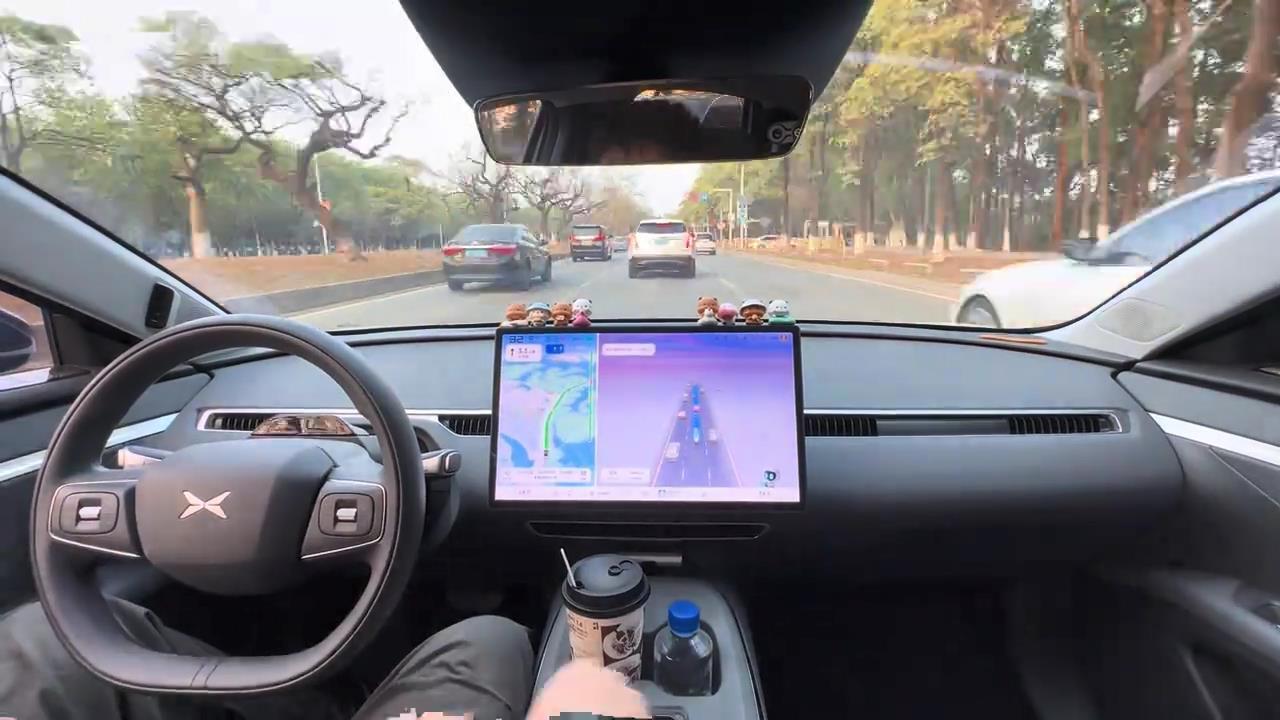 春节返乡高峰🚗，我特意把MONA M03的辅助驾驶拉出来实测一把，从市区高架一