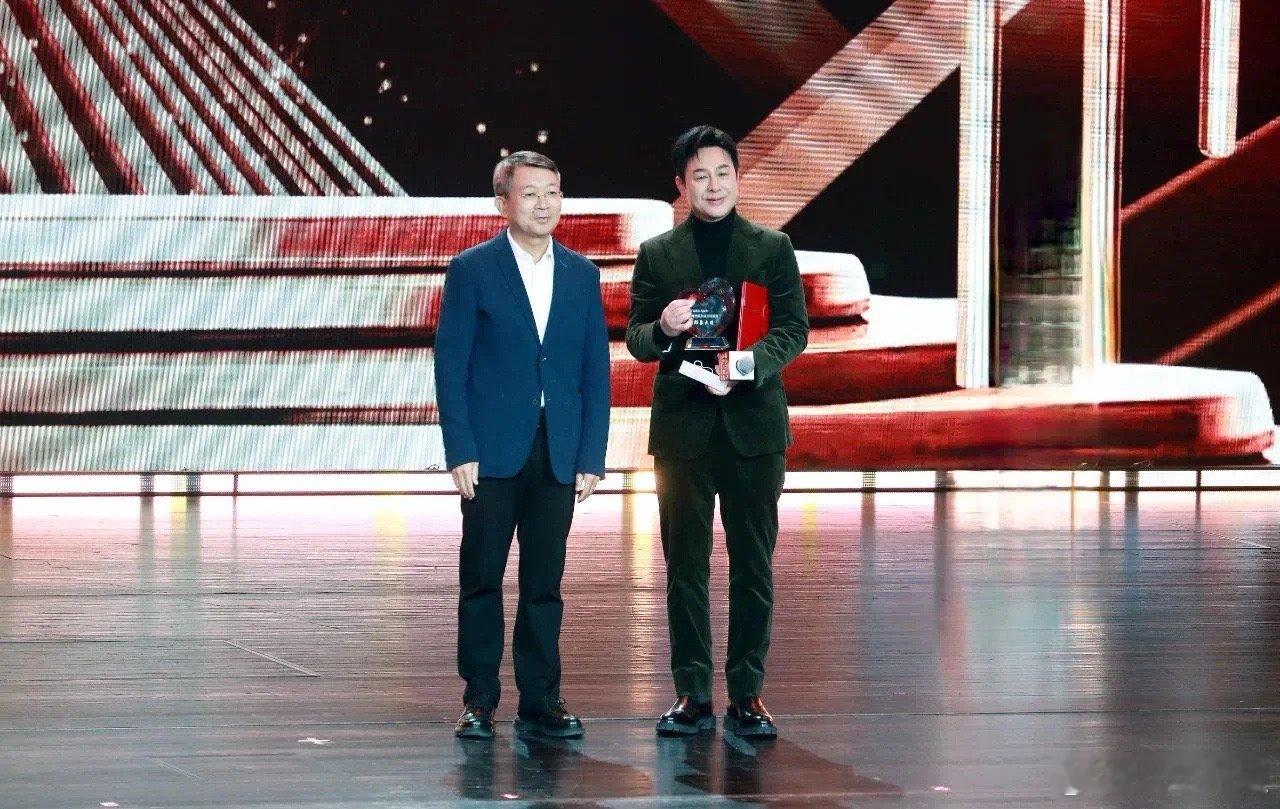 张颂文成为顺义区志愿服务形象大使  张颂文新身份  张颂文老师送给志愿者朋友们的