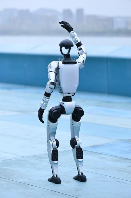 【#王兴兴说今年机器人会快过博尔特#】#王兴兴说今年机器人百米速度超人类# 亚布