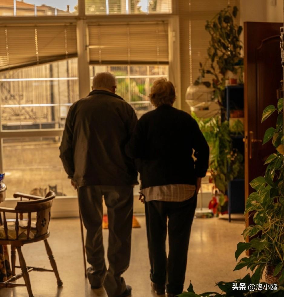 隔壁新邻居，
是我妻子伺候了六年的人。

我有个朋友，他和老婆过日子一直实行AA