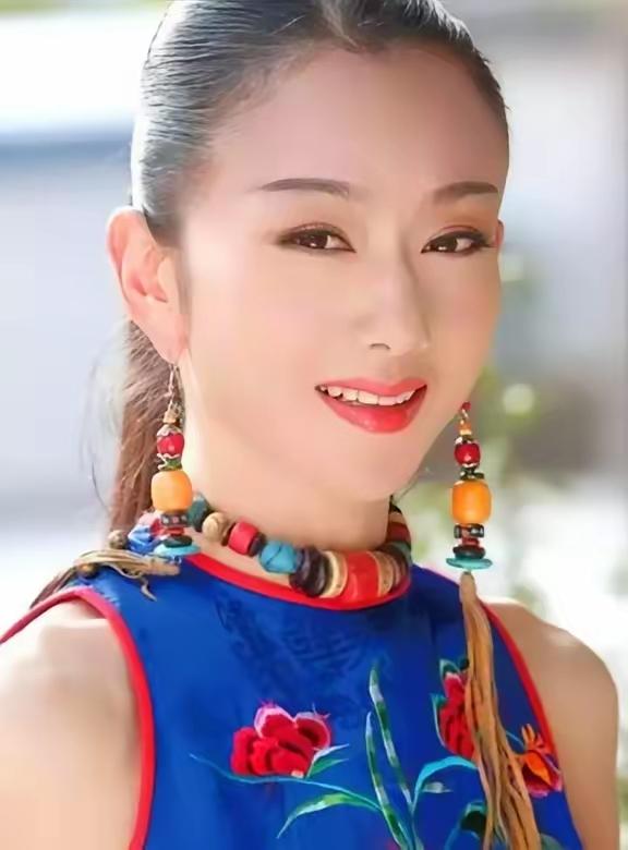 杨丽萍和刘淳晴的故事，撕开了婚姻里一个很现实的难题，爱情、婚姻和人生追求，未必总